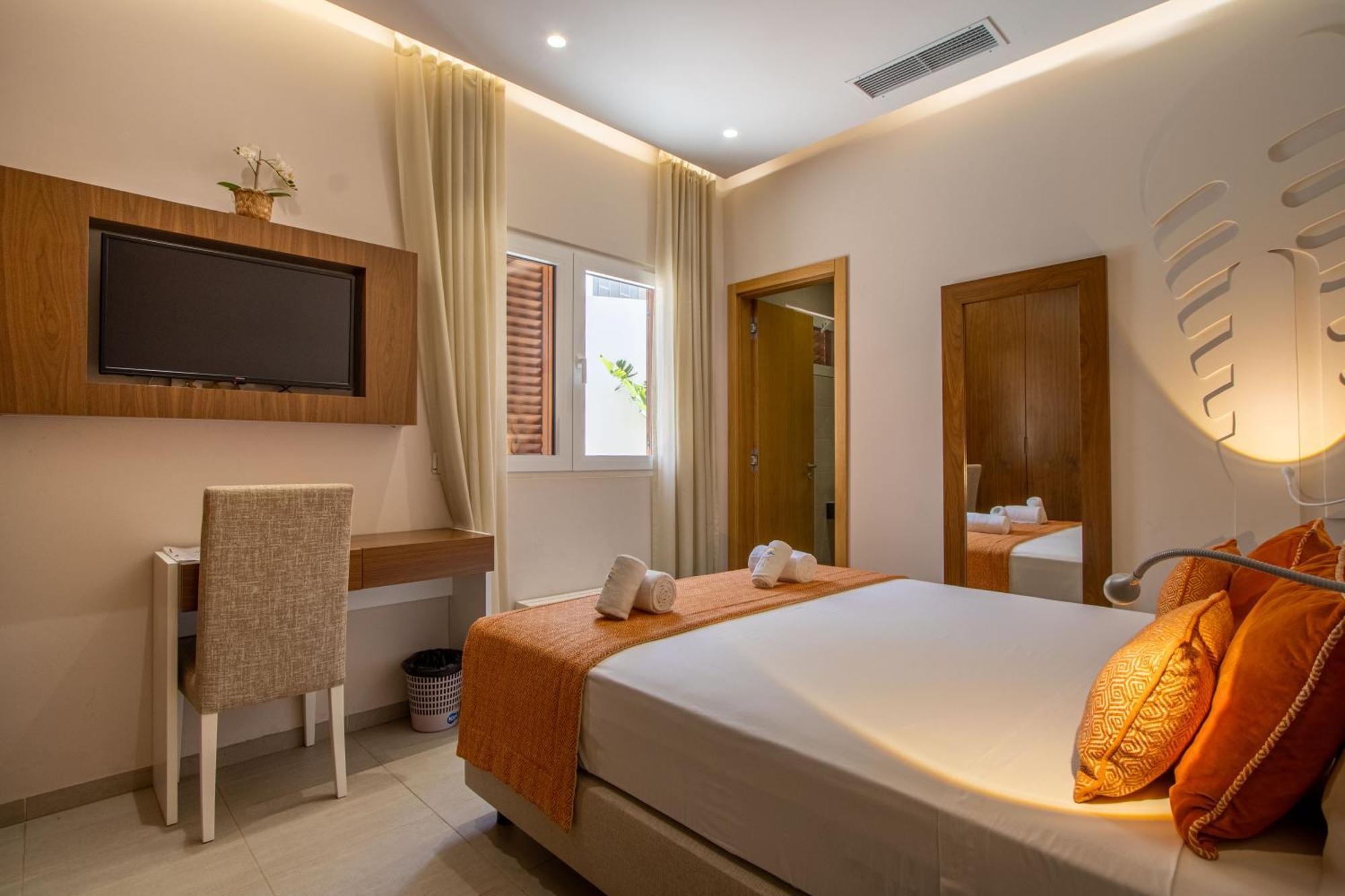 Chambre Double - Vue sur Piscine